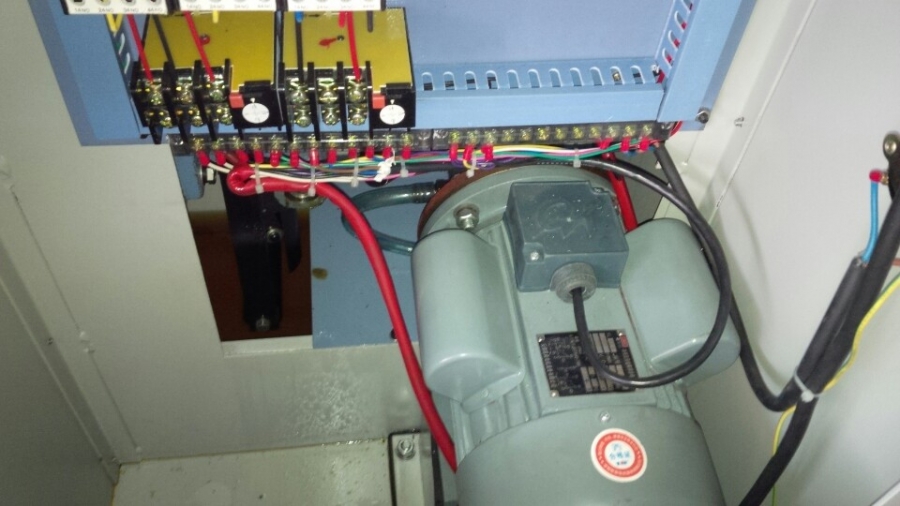 máy kéo thép 100 tấn