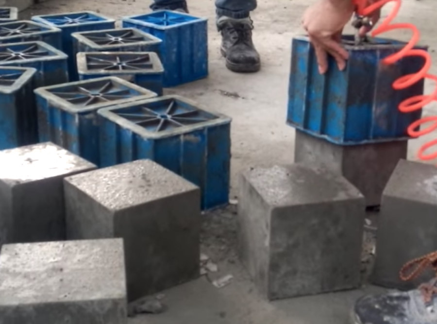 Khuôn đúc mẫu bê tông bằng nhựa giá rẻ