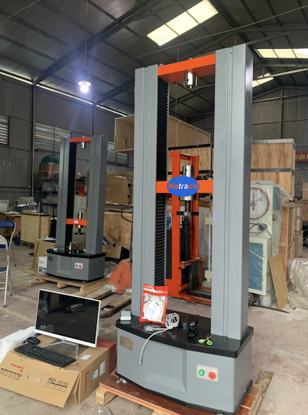 Máy kéo vải địa