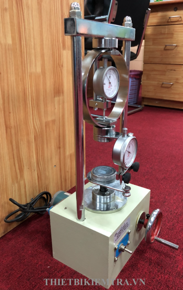 Máy nén đất 1 trục nở hông