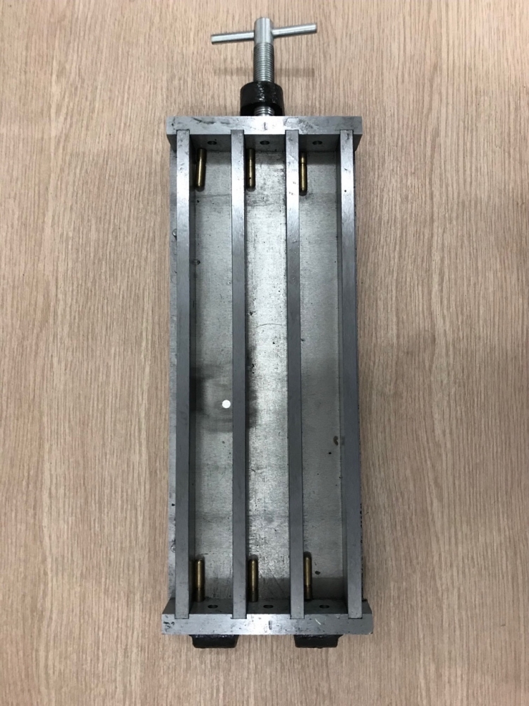 khuôn thí nghiệm độ co ngót của xi măng