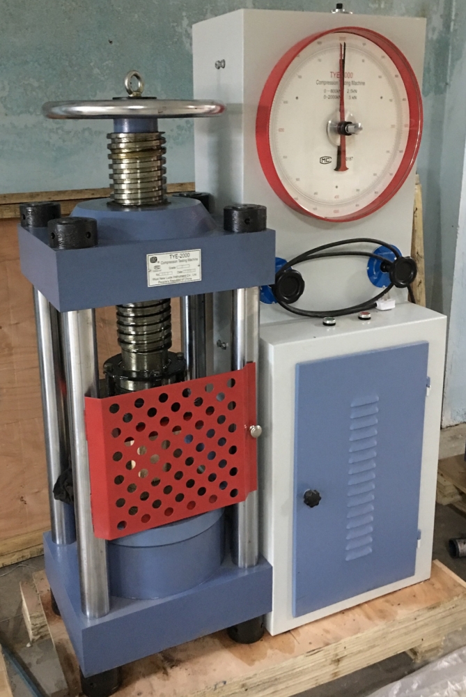 máy nén bê tông 200 tấn