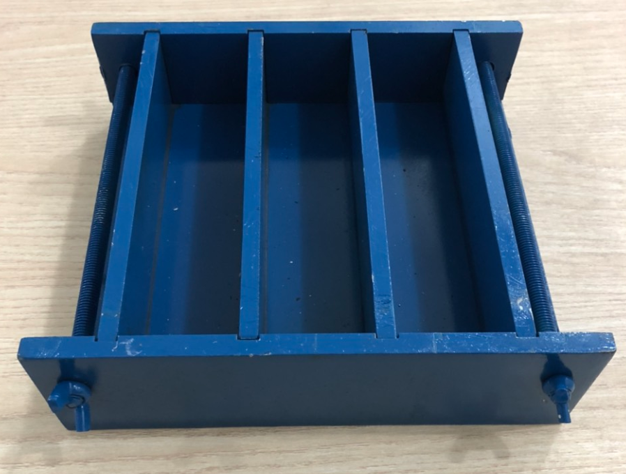KHUÔN ĐÚC MẪU VỮA XI MĂNG 40X40X160 MM - KÉP 3 BẰNG THÉP, KHUÔN ĐÚC MẪU VỮA 40X40X160MM, KHUÔN ĐÚC MẪU XI MĂNG 40X40X160MM, GIÁ KHUÔN ĐÚC MẪU VỮA XI MĂNG 40X40X160MM, KHUÔN LẤY MẪU VỮA, KHUÔN ĐÚC MẪU VỮA, KHUÔN ĐÚC MẪU XI MĂNG, KHUÔN 4X4X16